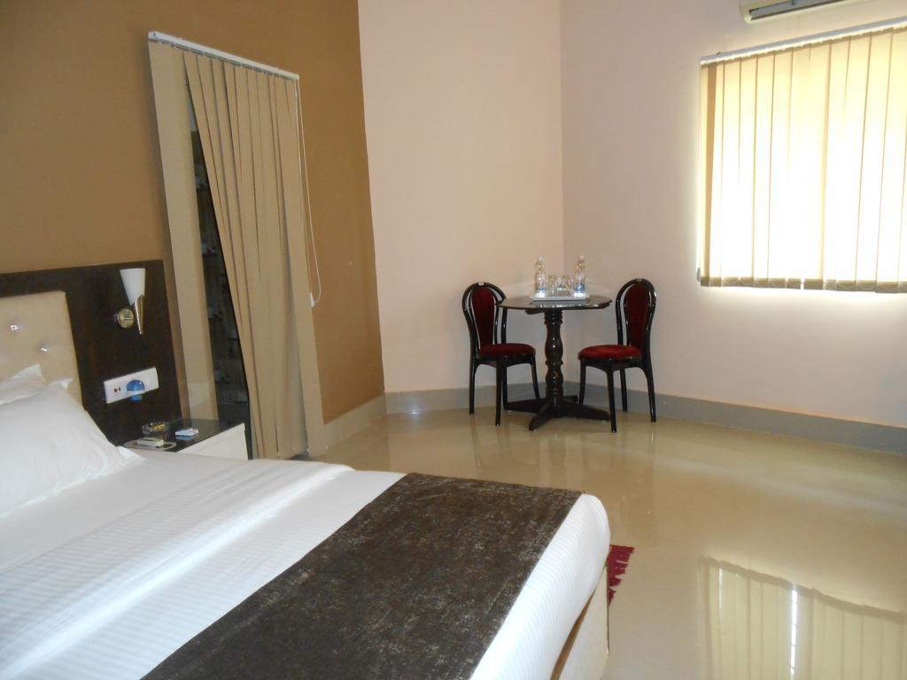 Hotel The Pearl Puri Exterior foto