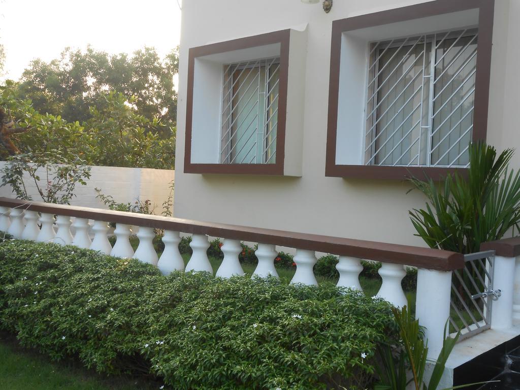 Hotel The Pearl Puri Exterior foto